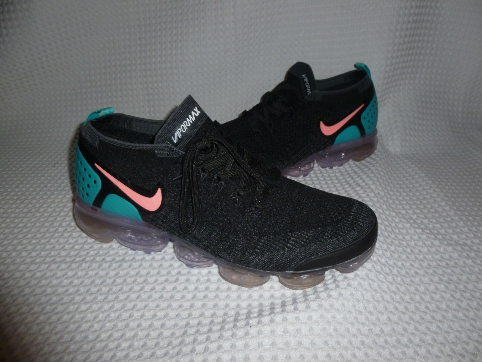 vapormax 2 hot punch
