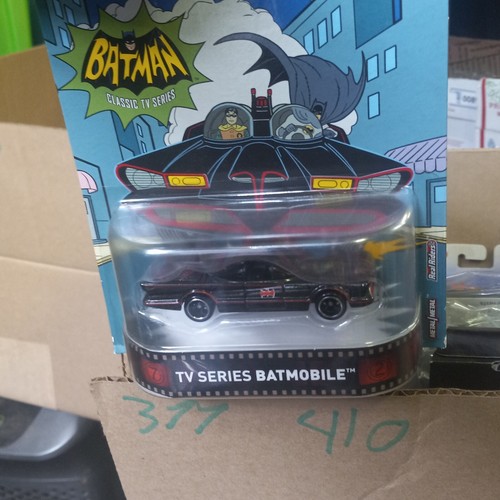HOT WHEELS RETRO ENTERTAINMENT BATMAN CLASSIC TV SERIES BATMOBILE AR4 - Picture 7 of 7
