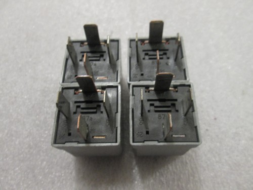 LOT OF 4 FORD RELAY  H8QTB 4FIT-14B192-BA  - Picture 2 of 3