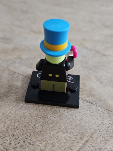 Lego Minifigures Disney 100 Jiminy Cricket (71038) - Picture 3 of 5