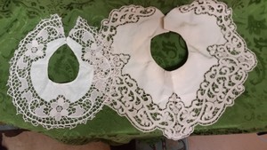 2-ANTIQUE-VINTAGE-EMBROIDERED-LACE-DRESS-COLLARS-IVORY