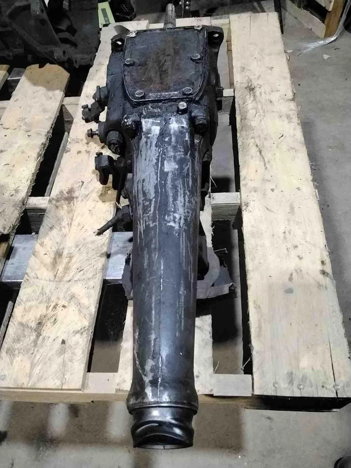 1966 - 1972 DODGE DART 3spd Top Cover Transmission. Stored 45 years. - Image 4 of 4