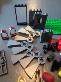 Lego Castle Dragon Mountain 108 loose pieces (70403)