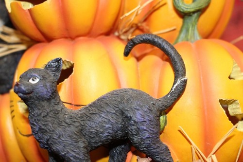 Charles Wysocki Cat-O-Lantern Halloween Light-Up Pumpkin Tower Decoration - Picture 13 of 13