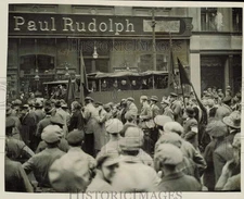 1925 Press Photo Troops in motor-lerry parading Berlin streets on May Day.