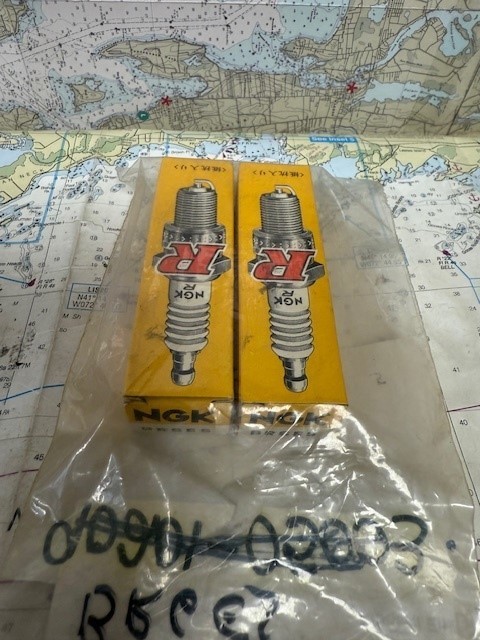 NGK pack of 2 #BR6ES Spark Plug 4922.