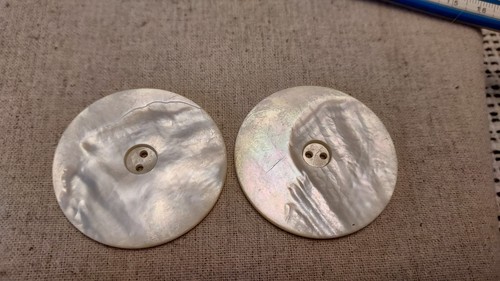 Vintage 45 cm LARGE White Mother Of Pearl MOP Shell SET of 2 Buttons - Picture 2 of 6