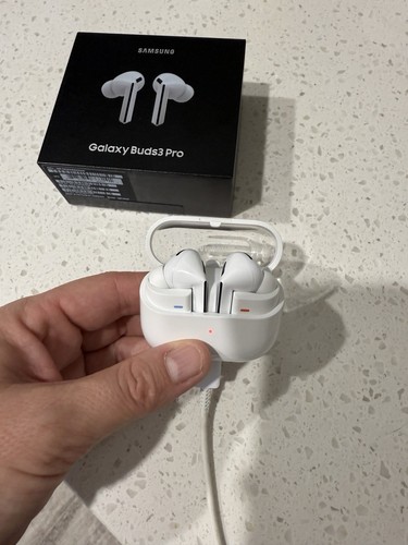 Samsung Galaxy Buds3 Pro SM-R630 Wireless Bluetooth Earbuds - Picture 2 of 2