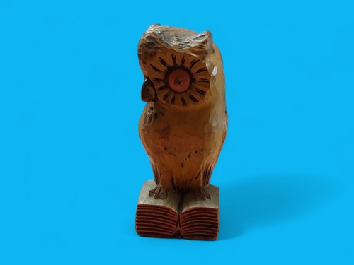 Vintage Hand Carved Wood Owl Wooden Bytina On Books 7" - Picture 2 of 5