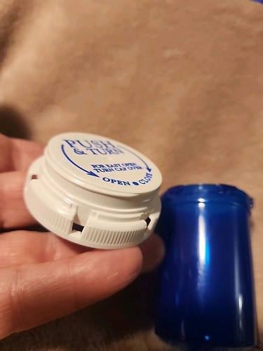 New Blue 40 Dram Reversible Pill Bottle Cap Rx Systems Strata USA Made 25 Vials - Picture 4 of 9
