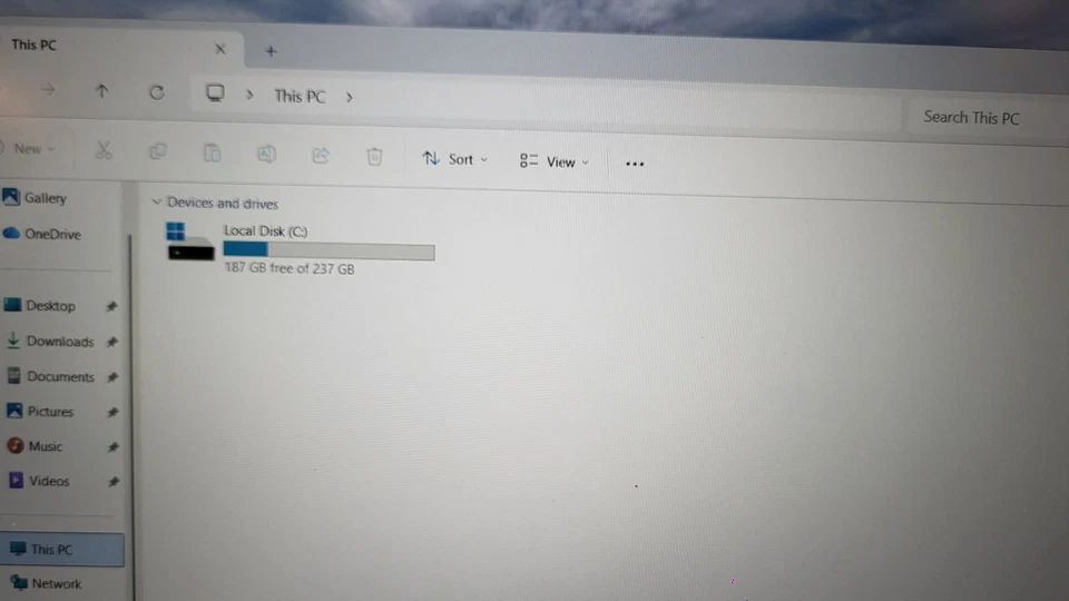 Dell Inspiron 3501 15.6inch laptop, Win 11, 256gb SSD, 8GB ram, Intel I3 11thGen - Image 4 of 4