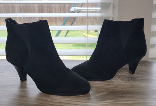 Via Neroli Vnetta Leather Black Suede Ankle Boots Booties Low Heels Shoe sz 10 M - Picture 1 of 22