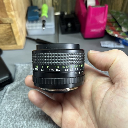Pentacon Prakticar 28mm f/2.8 Wide Angle Lens - Praktica Mount With Caps - Picture 4 of 5