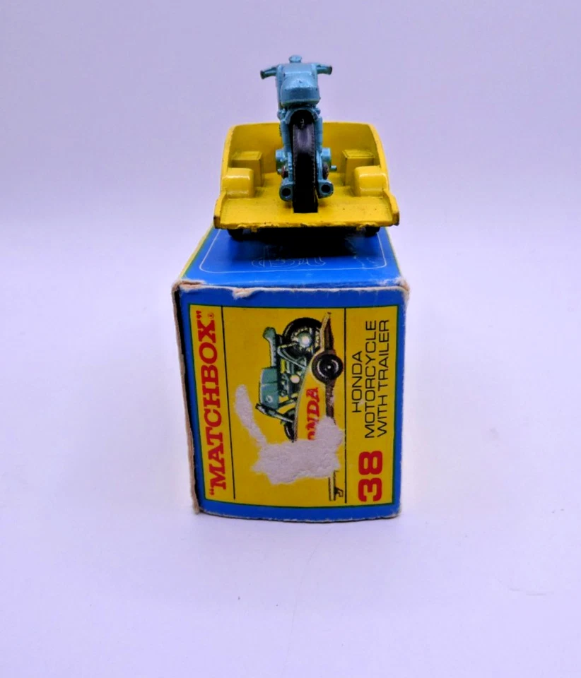 Vintage Matchbox #38C Honda Motorcycle and trailer in F-box - Image 4 of 4