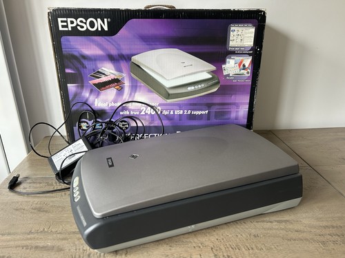 Epson Perfection 2400 PHOTO Scanner Colour Flatbed with Negative Holder - Picture 1 of 3