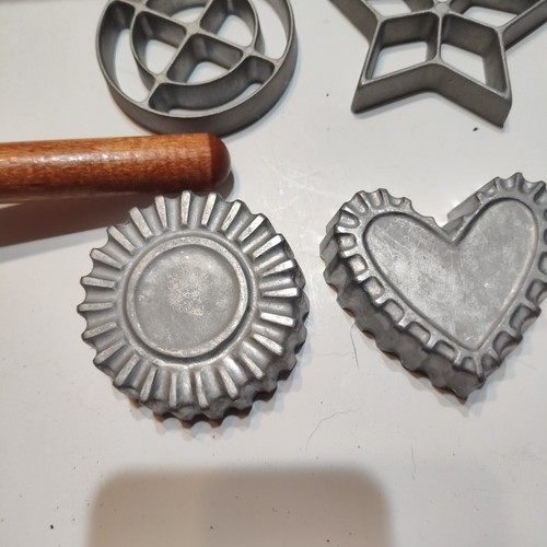 Vintage NORDIC WARE Double Rosette and Timbale Iron ~ Double Iron and 4 Molds - Picture 6 of 6