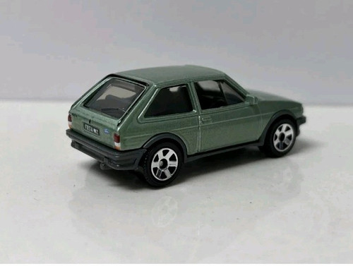 1983 83 Ford Fiesta MK2 Collectible 1/64 Scale Diecast Model - Picture 2 of 4