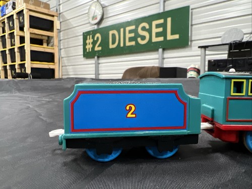 EDWARD Thomas Friends Train RARE C BATTERY TRACKMASTER TOMY 1996 2002 -G8 - Picture 5 of 10