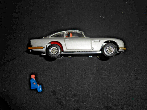 Die Cast Auto - Corgi - Vintage - JAMES BOND 007 - ASTON MARTIN MIT FIGUR - SELTEN - Bild 2 von 7