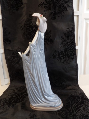 Figura Coleccionista Lladro # 1428 "DAMA MONTECARLO" ~ Caja Original Sin usar, en caja ~ - Imagen 5 de 9