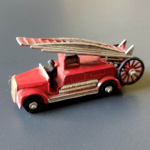 LESNEY diecast modelcar. No. 9A from 1955. Dennis Fire Escape Engine. - Picture 1 of 8