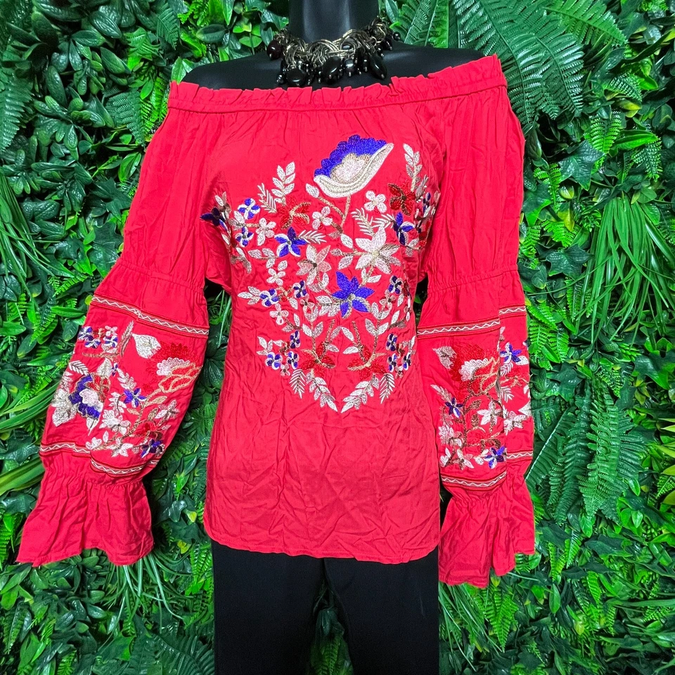 Prendas para el torso Kloset Therapy para mujer rojas medianas acento bordado fuera del hombro 1174 Foto 3 de 4