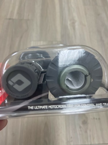 ODI - H36RGH - V2 Lock-On Rogue Grips, Graphite MX Moto Offroad - Picture 2 of 2