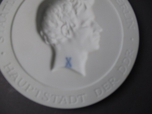 Swords-Meissen flat relief plaque KARL FRIEDRICH SCHINKEL museums Berlin GDR - Picture 10 of 11