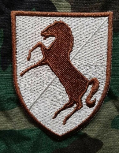 US Army Patch 11th ACR - Desert Auswahl - DCU OIF OEF, UCP, ACU - Picture 2 of 6