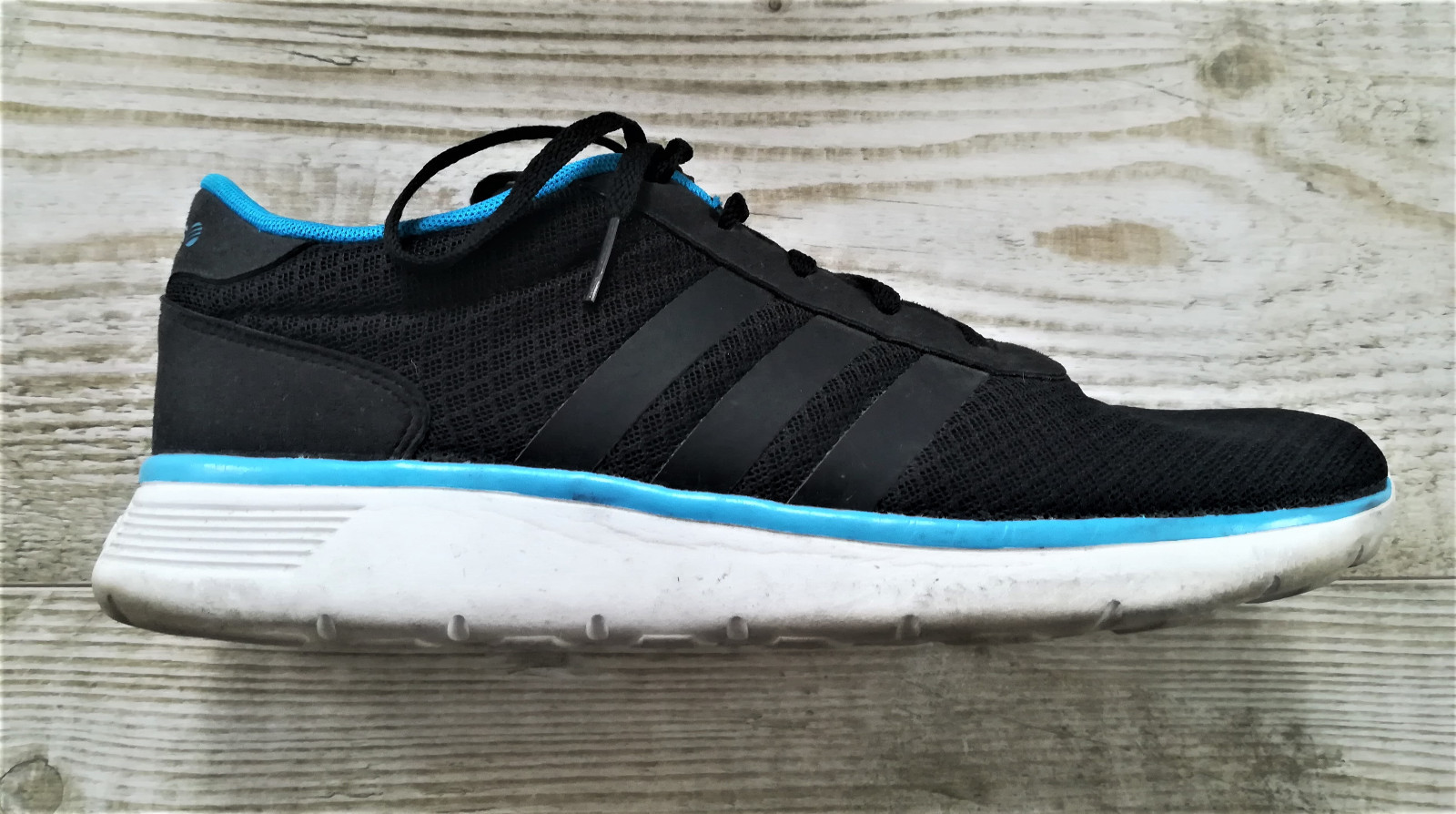 Original ADIDAS Neo Sneaker, Turnschuhe, schwarz/blau, stylisch, Gr. 9, wie NEU! Original ADIDAS Neo Sneaker, Turnschuhe, schwarz/blau, stylisch, Gr. 9, wie NEU!