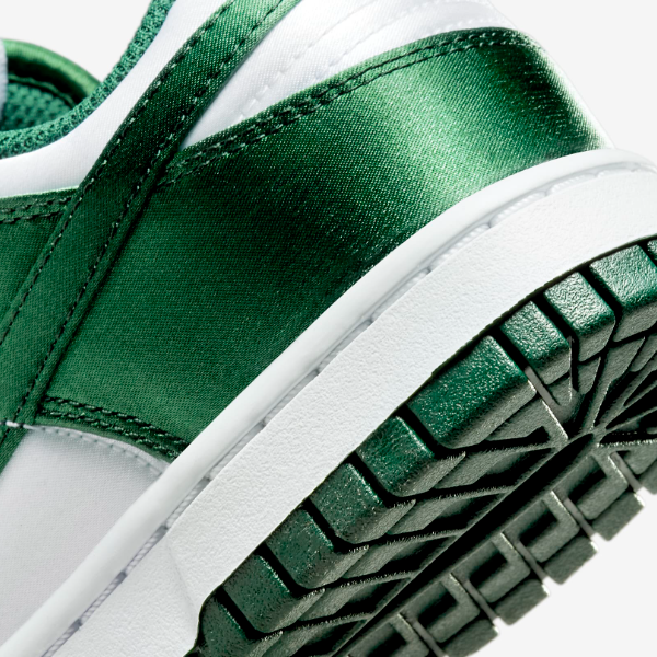 Nike Women's Dunk Low Shoes 