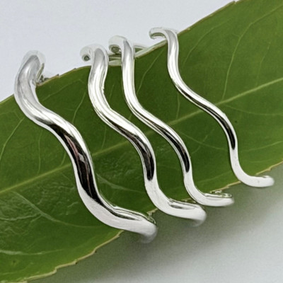 Welliger Stapelring aus Sterlingsilber 925 | Recyceltes Silber | Handgefertigt in UK