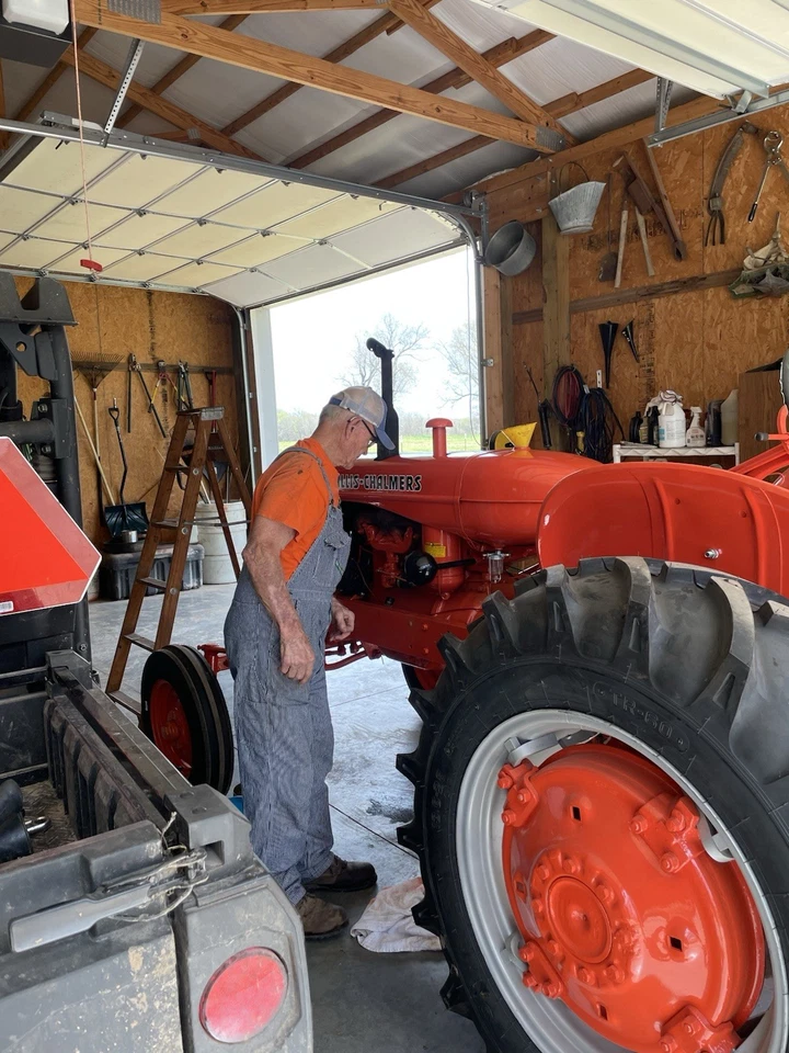 Allis Chalmers WD 45 WD45 AC Tractor 3-BOLT Wide frontend widefront w/ hubs only - Image 4 of 4