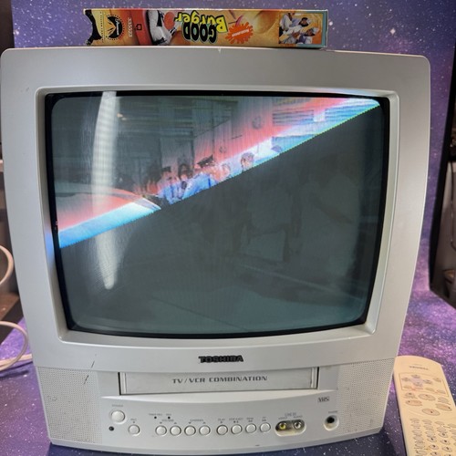 Toshiba MV13N2W 13" CRT TV / VCR Combo Retro Gaming with Remote WORKS GREAT. - Picture 6 of 6