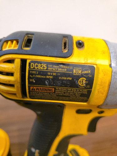 DEWALT DC825 1/4 inch Cordless Impact Driver with Battery and Charger Tested - Picture 5 of 7