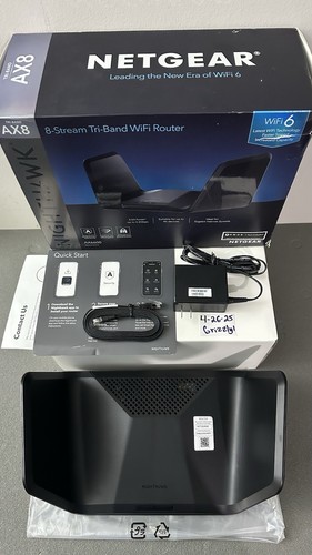 NETGEAR RAX70-100NAS Nighthawk router WiFi 6 8 flussi tri banda AX6600 - Foto 2 di 5
