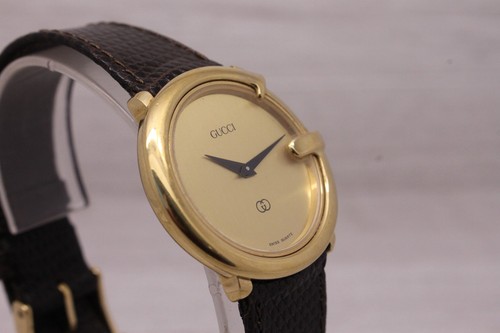 Vintage Gucci Gold Mens Quartz Watch 31mm Swiss Made Leather Band Clean Running - Picture 4 of 10