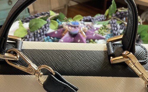 who what wear black & white crossbody - Picture 6 of 11