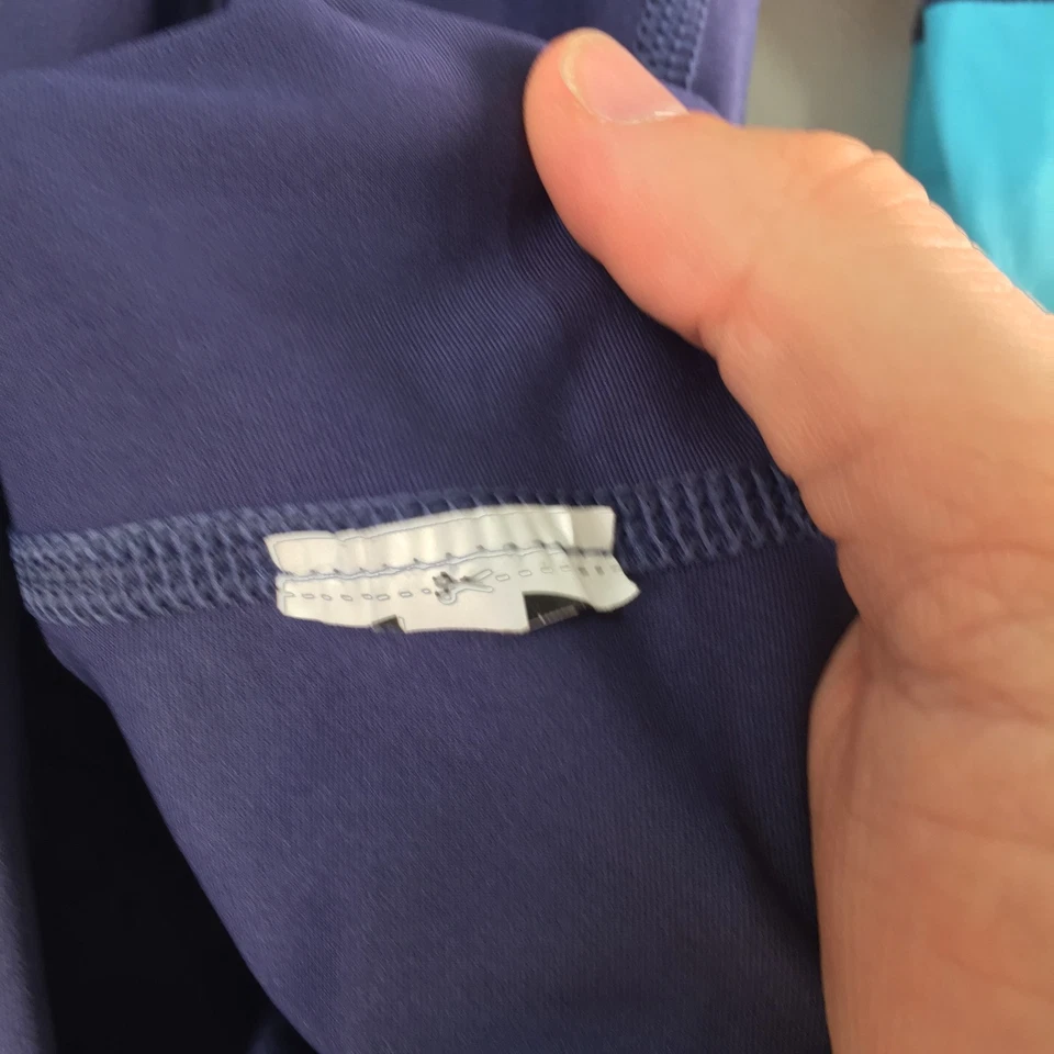 Camiseta fitness feminina Under Armour tamanho S ajustada azul marinho manga longa 124139 - Imagem 4 de 4