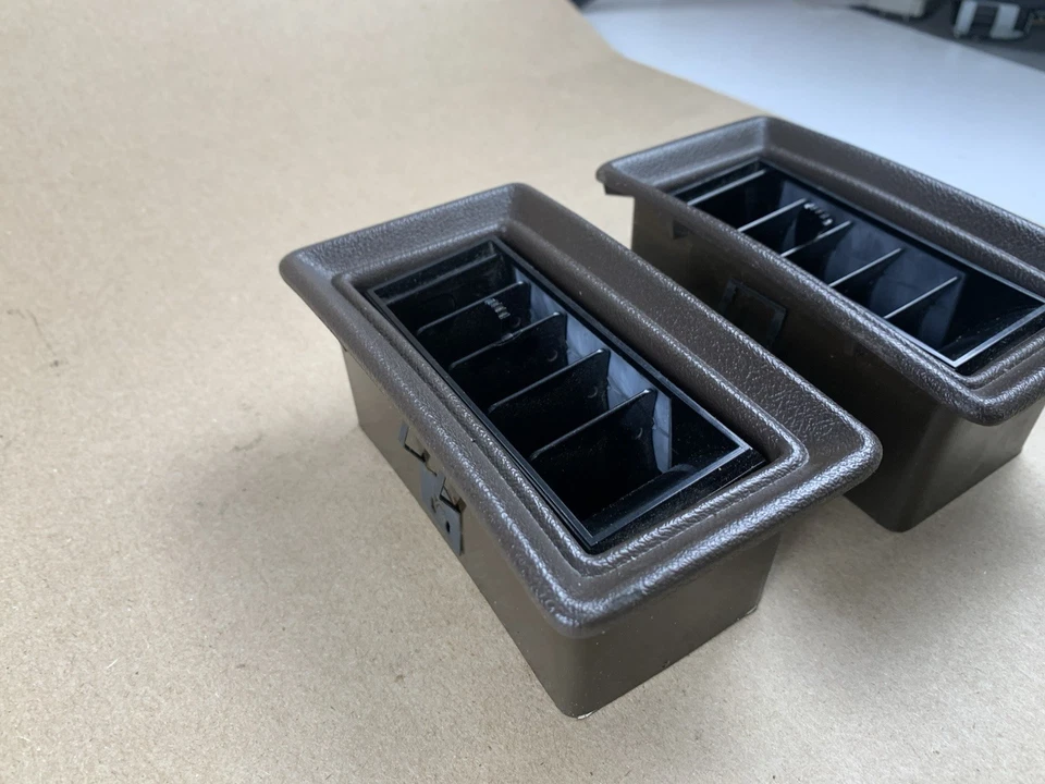 1984 道奇 Daytona Dash 通风口 47676 — 第 3/4 张图片