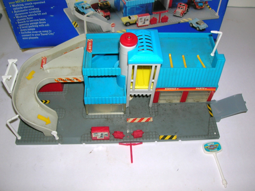 Micro Machines Service City Playset #6452 w/ Box, Instructions And Extras 1989 - Picture 3 of 9