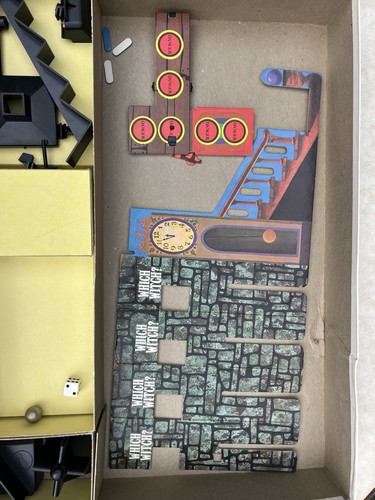 Which Witch Board Game Haunted House Milton Bradley Halloween Fun Vintage NSs - Picture 18 of 19