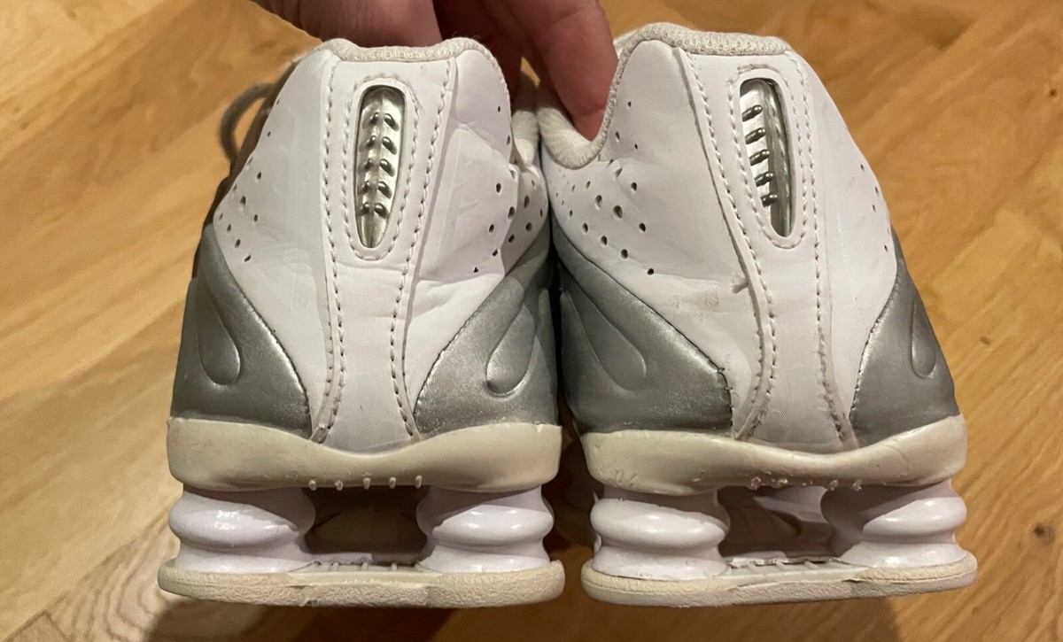 Nike Shox R4 White Metallic Silver Trainers Sneakers shoes