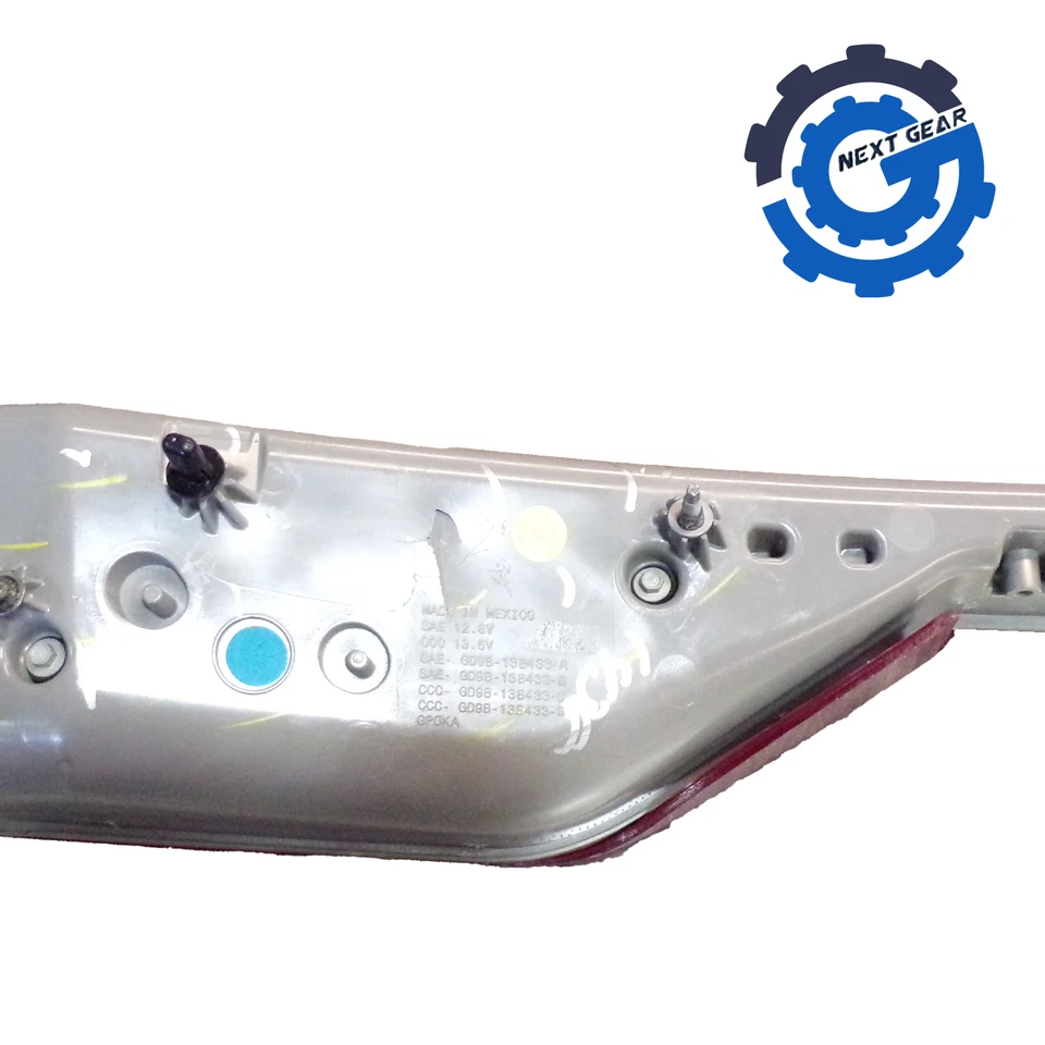 Lámpara LED barra trasera Ford 2017-20 Lincoln Continental GD9B 13B433 AT fabricante de equipos originales Foto 4 de 4