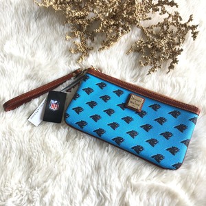 New York Giants NWT Dooney /& Bourke Large Wristlet