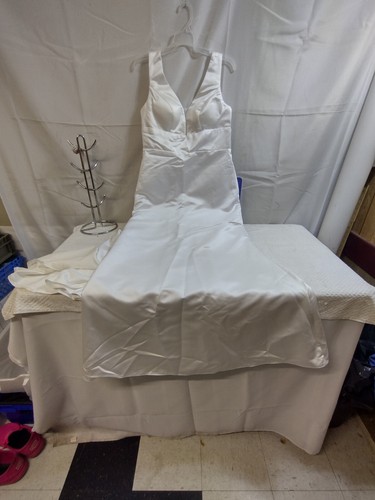 Robe de mariée avec train / blanche sans manches 100% polyester taille 12
