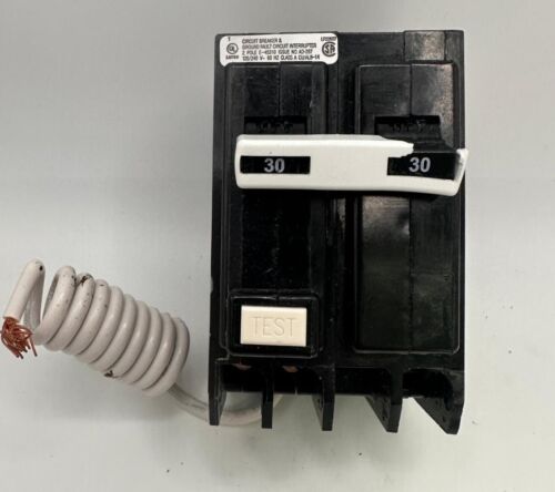 Interruptor de circuito Eaton GFTCB230 con chip falla a tierra 2 polos 30A GFCI - Imagen 3 de 4