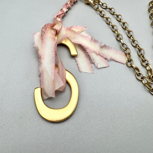 John Wind Necklace Womens Chic Gold Tone Initial S Pink Ribbon Pendant 26 Inch - Picture 5 of 9