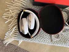 Studio Beats Wireless 2 Slightly Used White/Gold