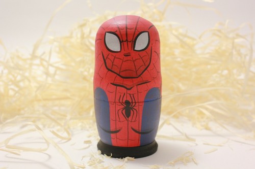 Muñeca apiladora de madera pintada a mano Heroes de 4" 5 piezas - Imagen 9 de 12